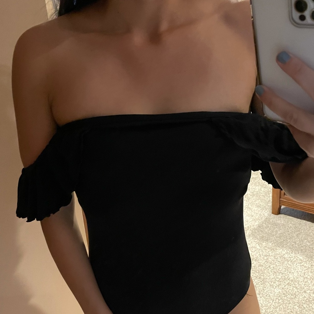 Off the shoulder Artizia Top Size Medium